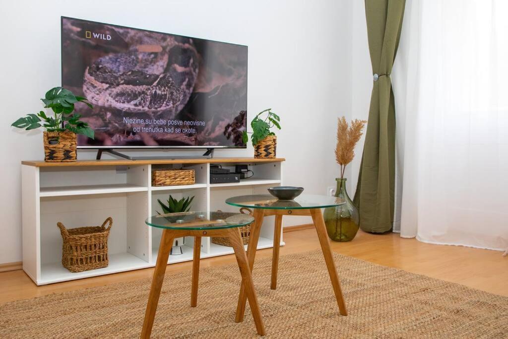 Brand New City Center Apartment Nostalgija سبليت المظهر الخارجي الصورة