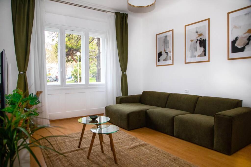 Brand New City Center Apartment Nostalgija سبليت المظهر الخارجي الصورة
