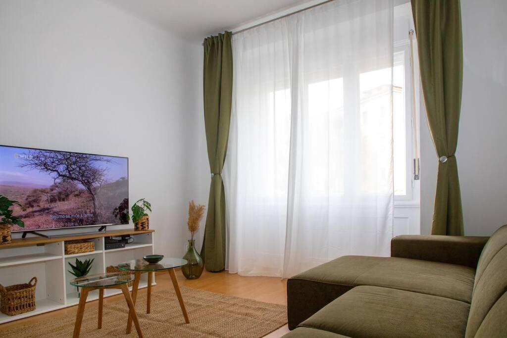 Brand New City Center Apartment Nostalgija سبليت المظهر الخارجي الصورة